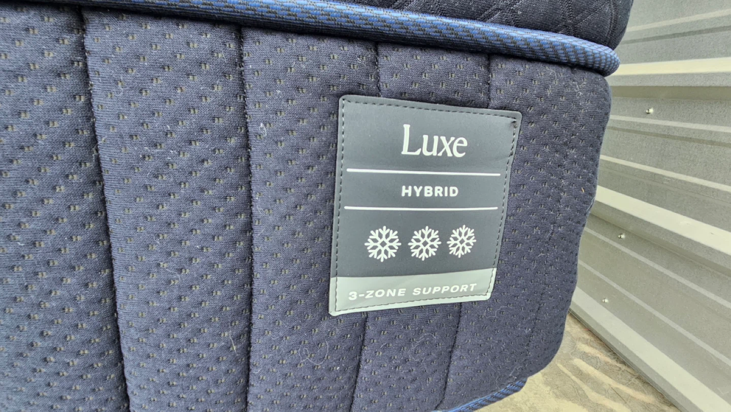 DreamCloud Luxe Hybrid Mattress, King, Like New - photo 4