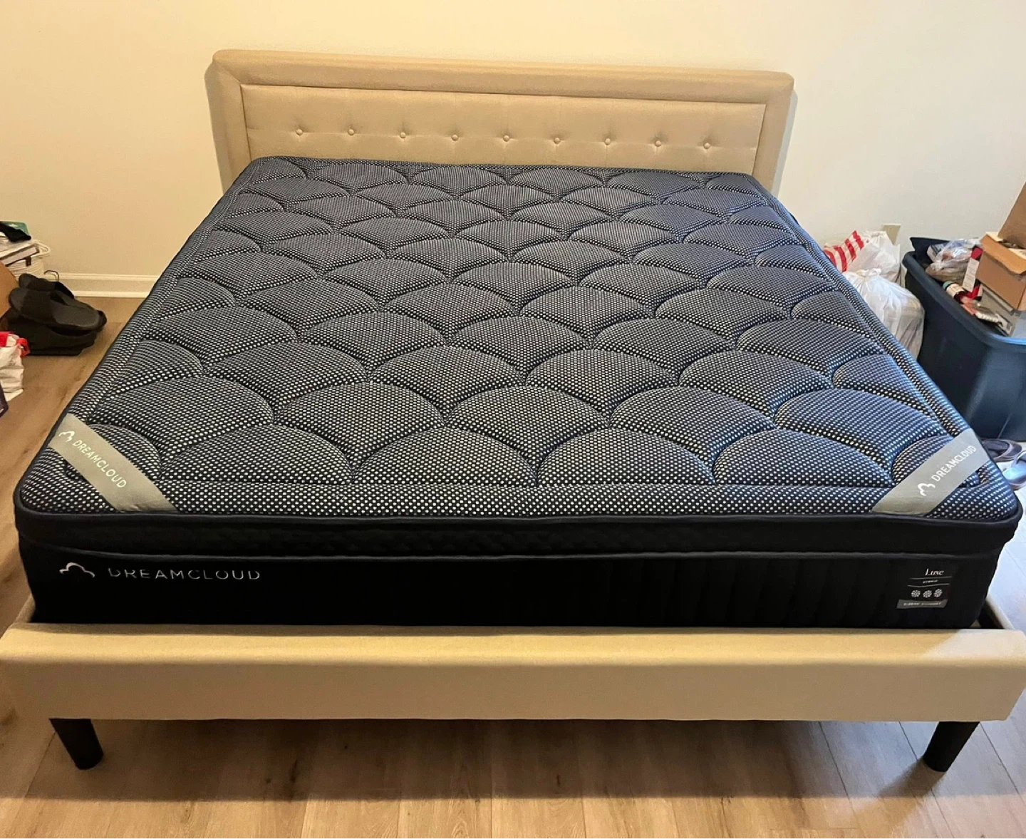 DreamCloud Luxe Hybrid Mattress, King, Like New