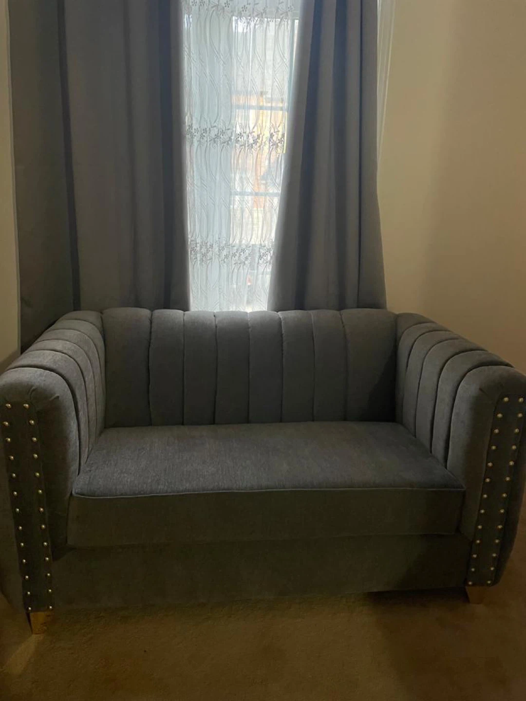 Grey tufted sofa - photo 2