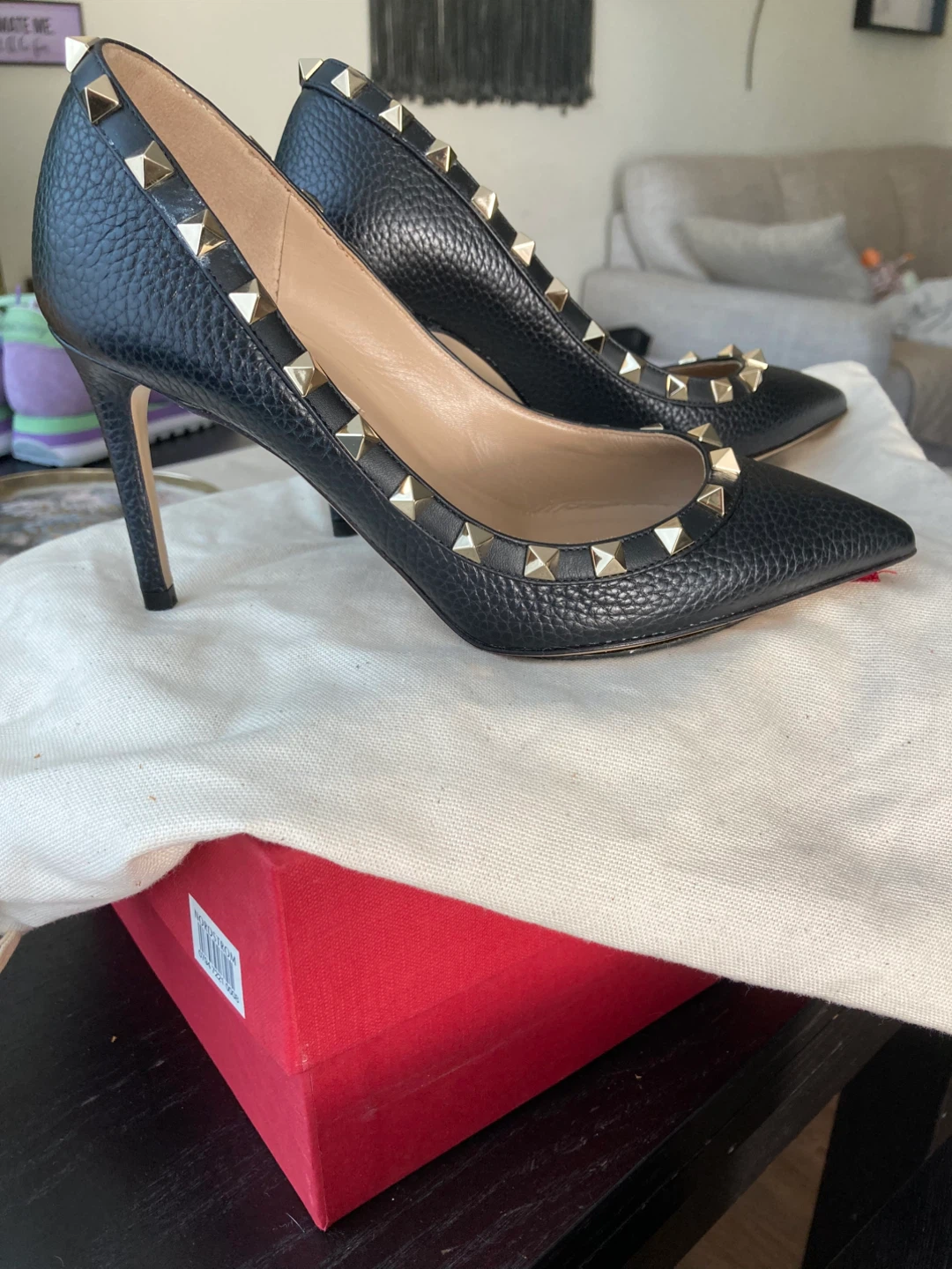 *Authentic* Valentino Rockstuds Size 5