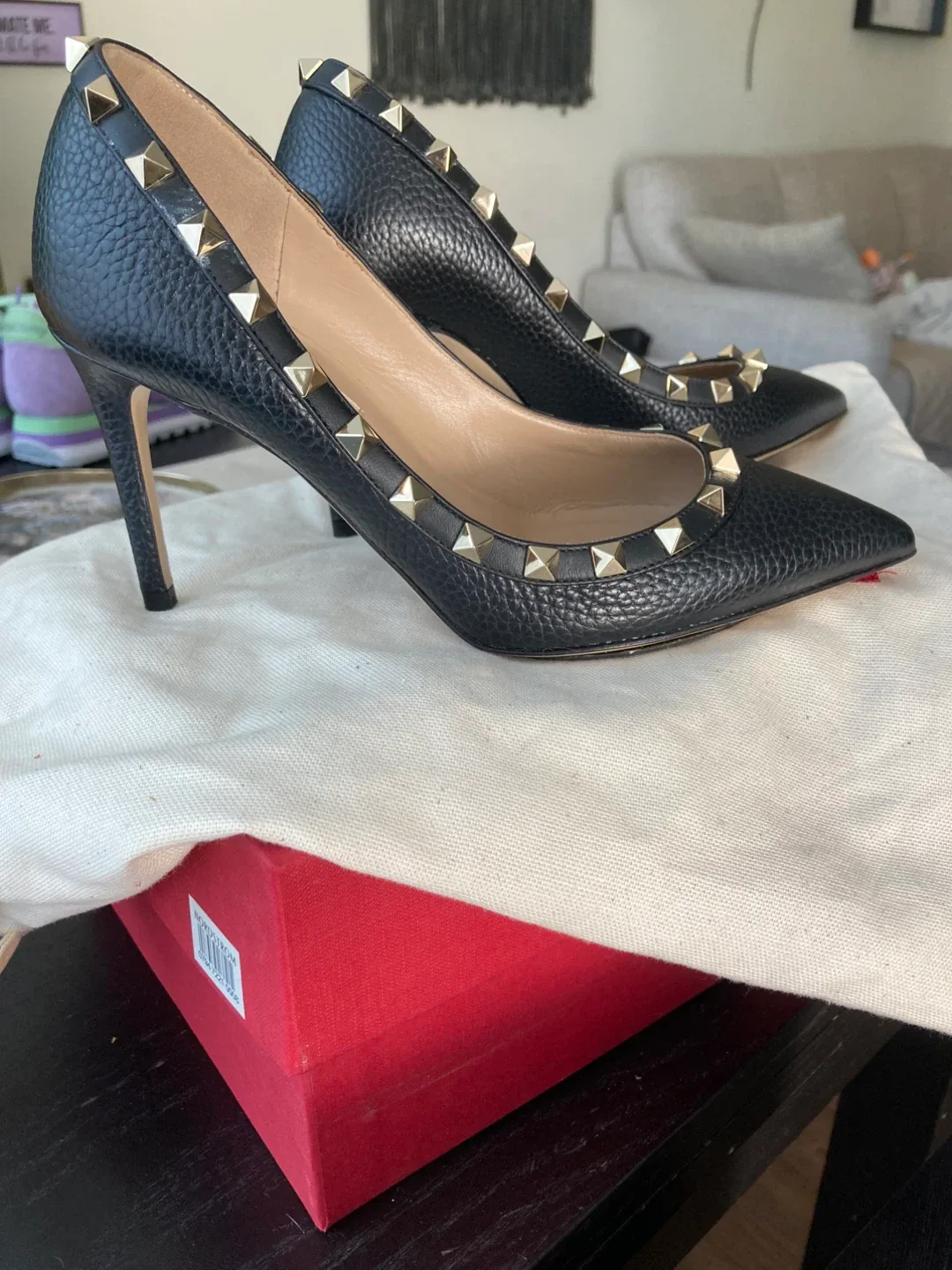 *Authentic* Valentino Rockstuds Size 5