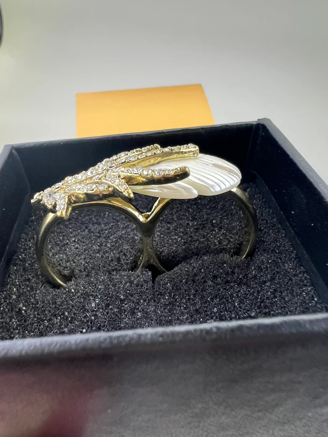 Brand New Heidi Daus "Pretty Plumage" Two-Finger Ring - photo 2