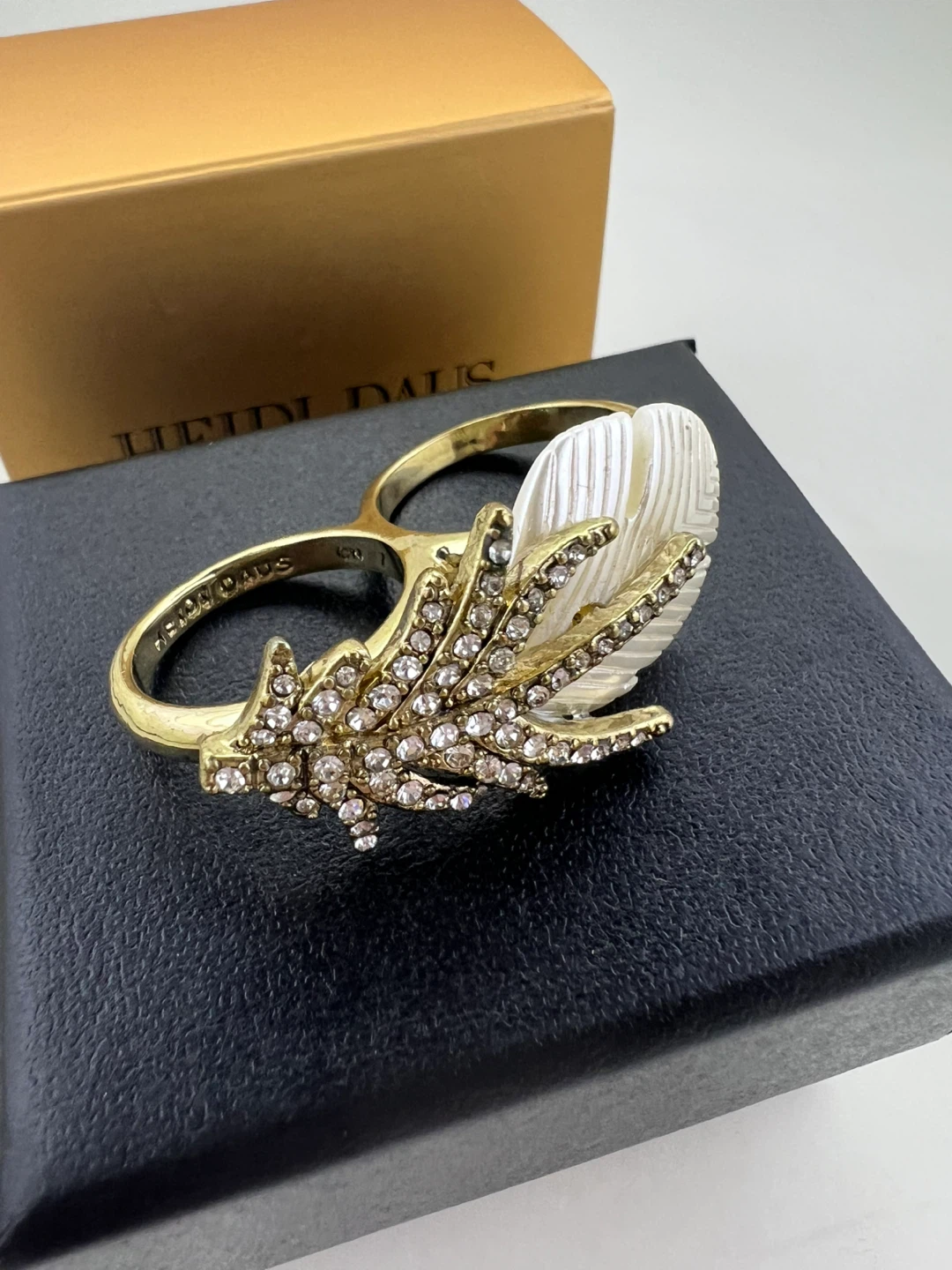 Brand New Heidi Daus "Pretty Plumage" Two-Finger Ring - photo 3
