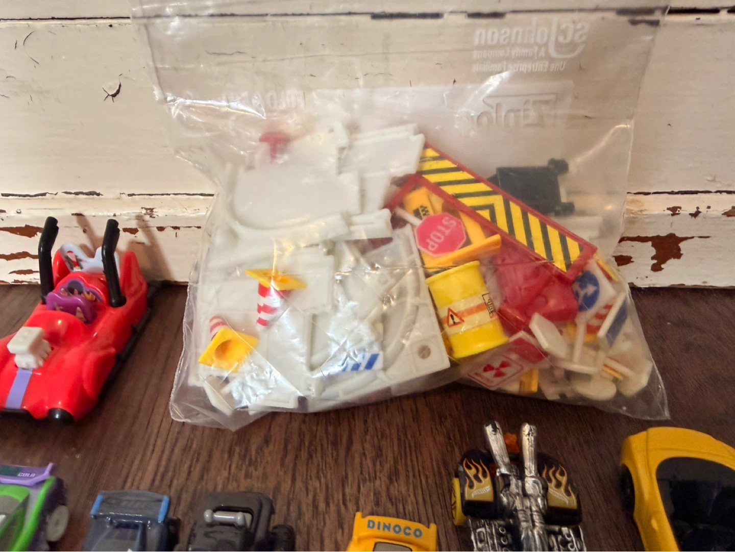 Lot of 18 Toy Cars and Accessories - photo 5