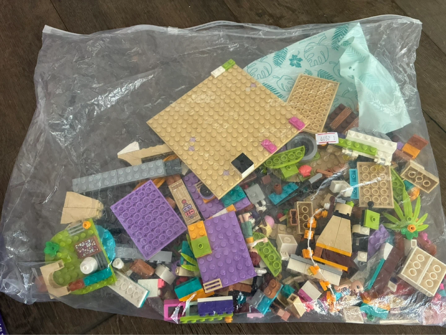 LEGO Friends 41700 Beach Glamping Set - photo 2