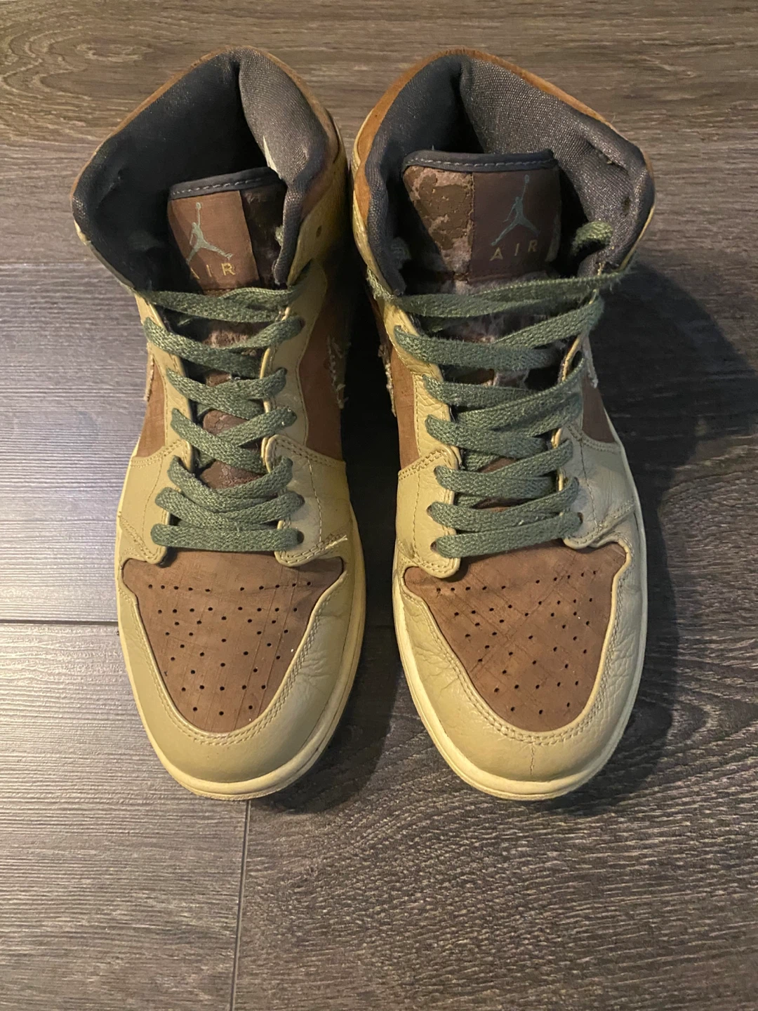 Air Jordan 1 Mid "Armed Forces " Sneakers