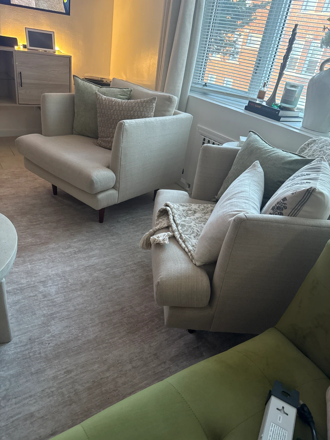 2 Cream Armchair - photo 2
