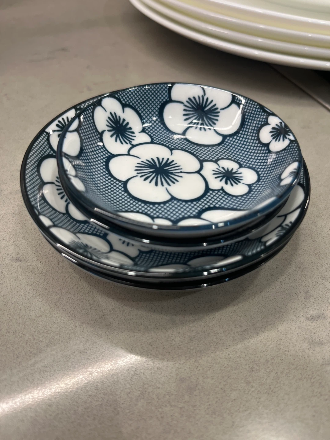 Small plate and ikea plate - photo 2