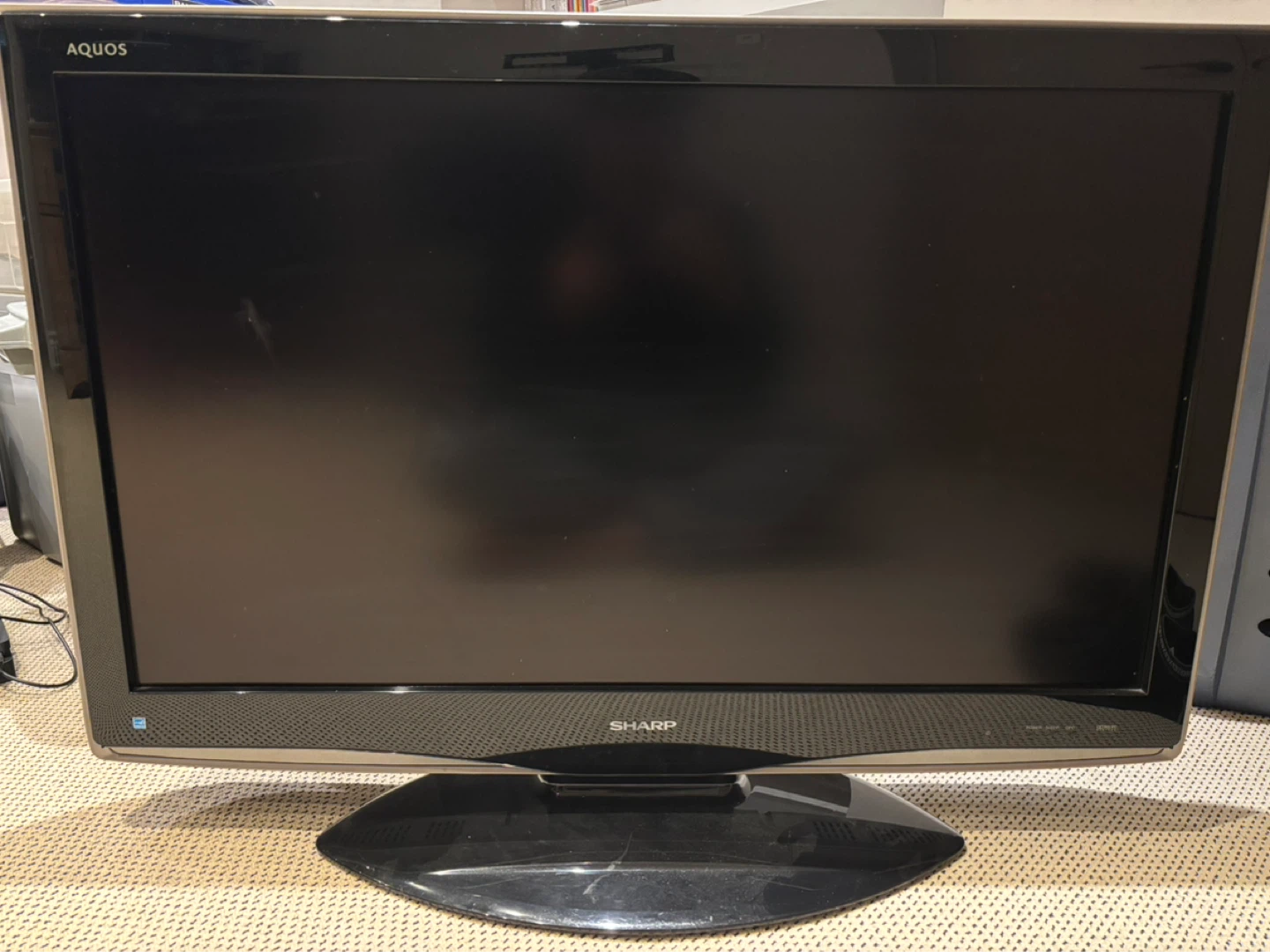 Sharp 2007 AQUOS LC-37D43U 37" LCD TV