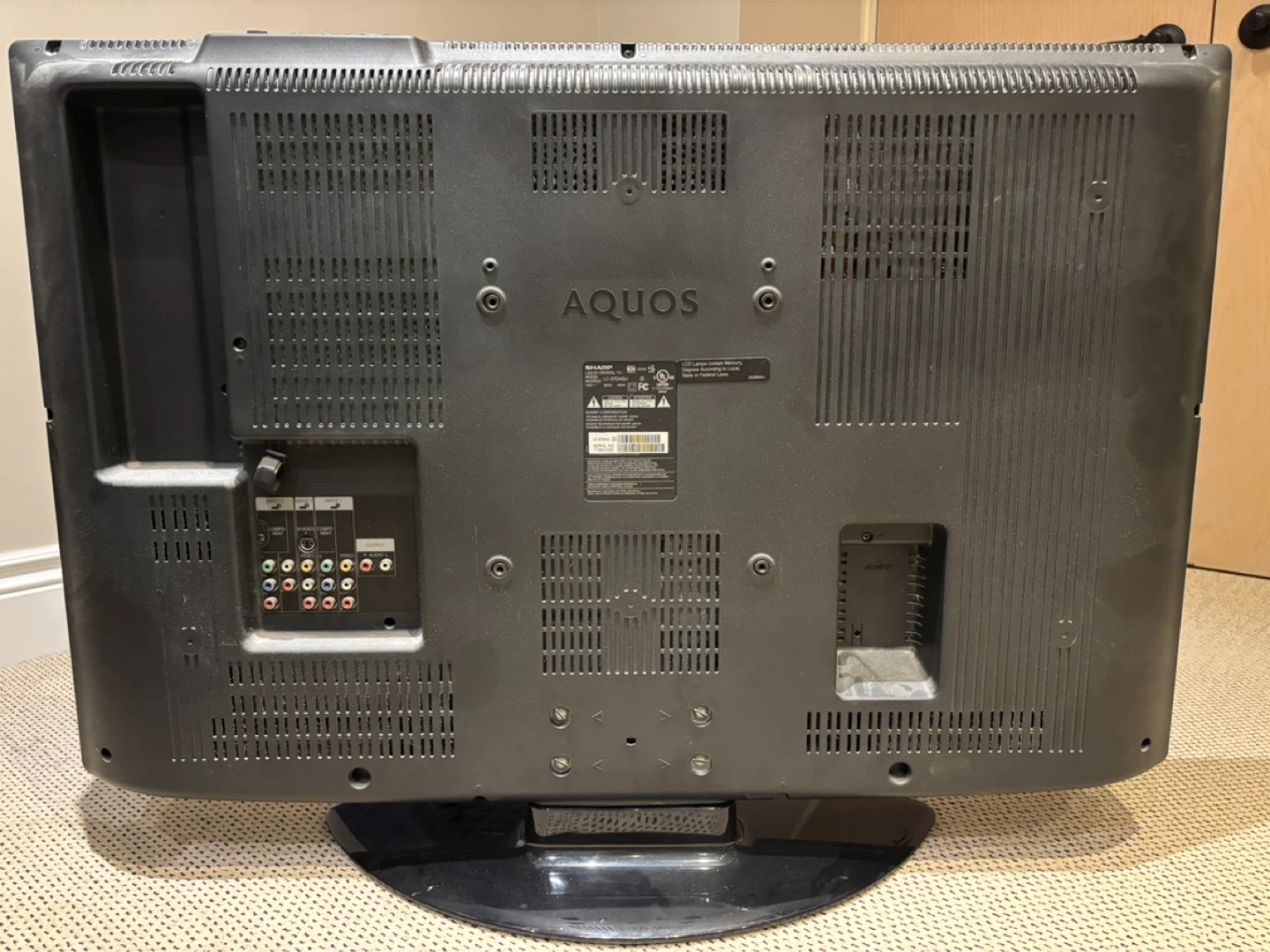 Sharp 2007 AQUOS LC-37D43U 37" LCD TV - photo 2