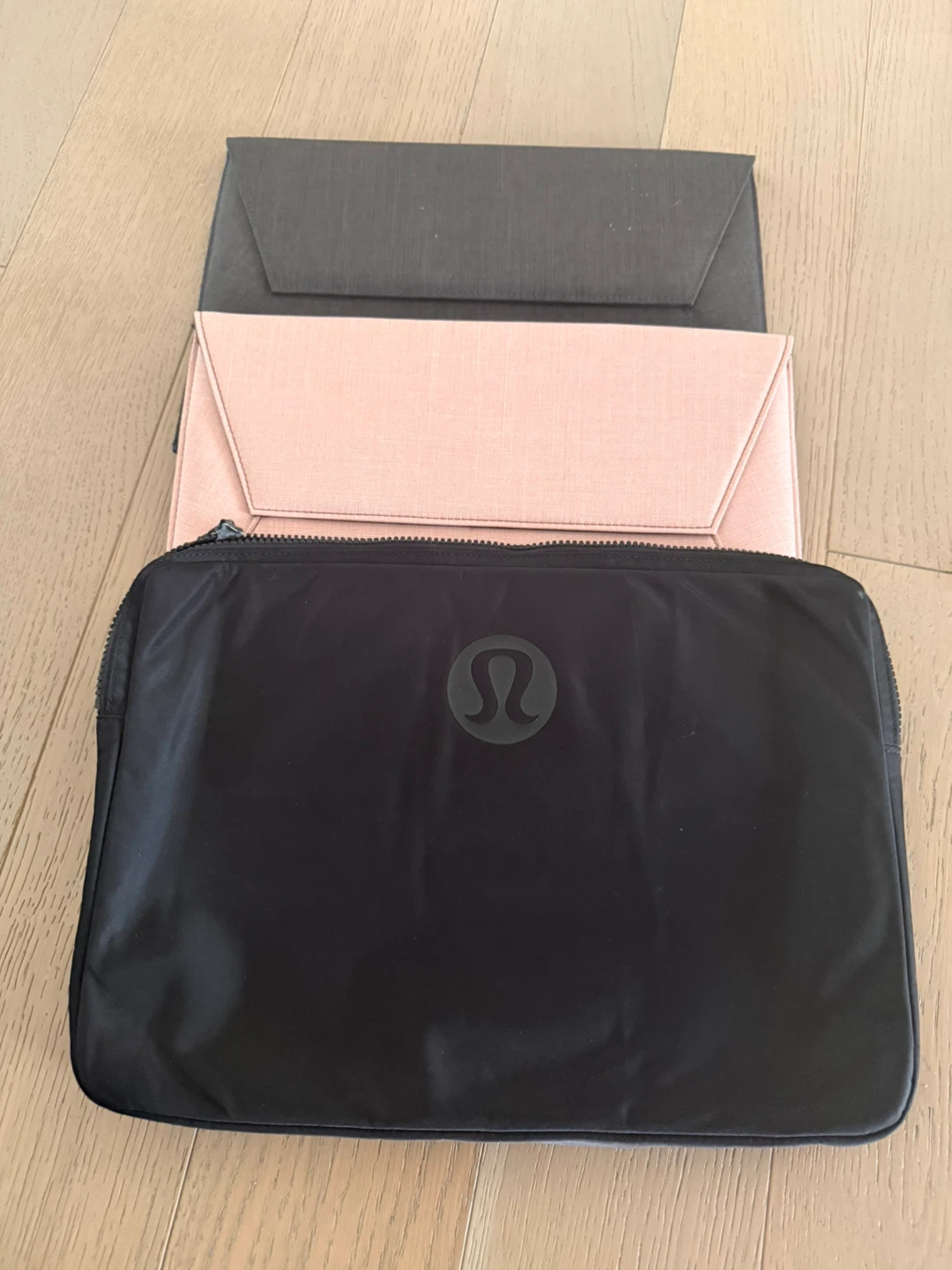 Lululemon  & Incase - laptop or tablet sleeves $25 for all - photo 3