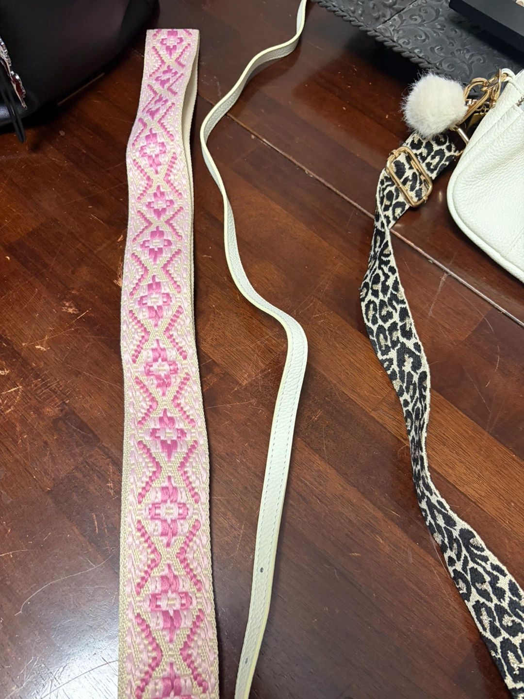 White Textured Leather Crossbody Bag with Dust Bag - photo 2