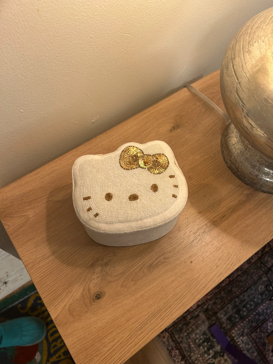 Pottery Barn Teen Hello Kitty Beaded Jewelry Box - photo 4