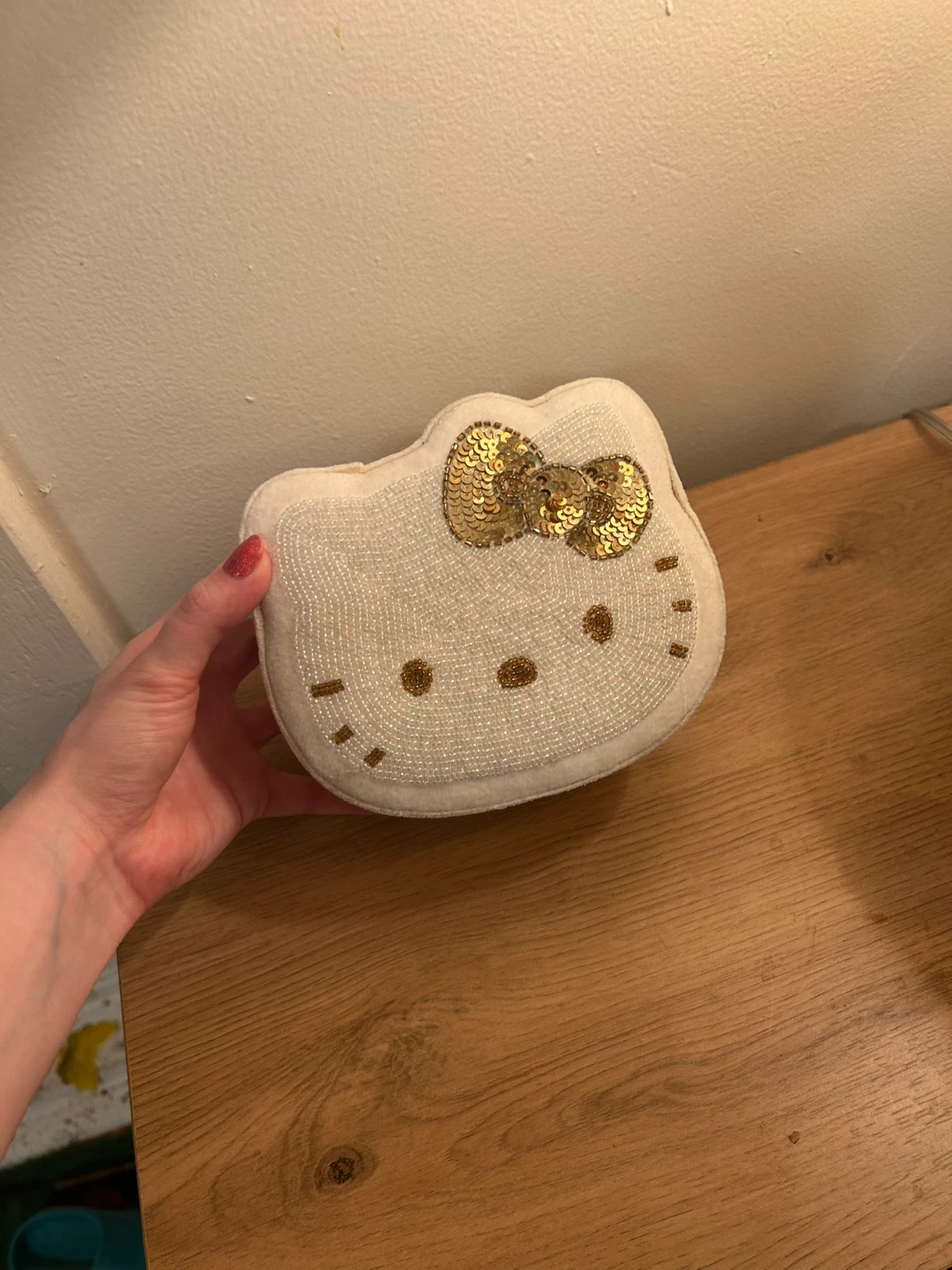Pottery Barn Teen Hello Kitty Beaded Jewelry Box - photo 3