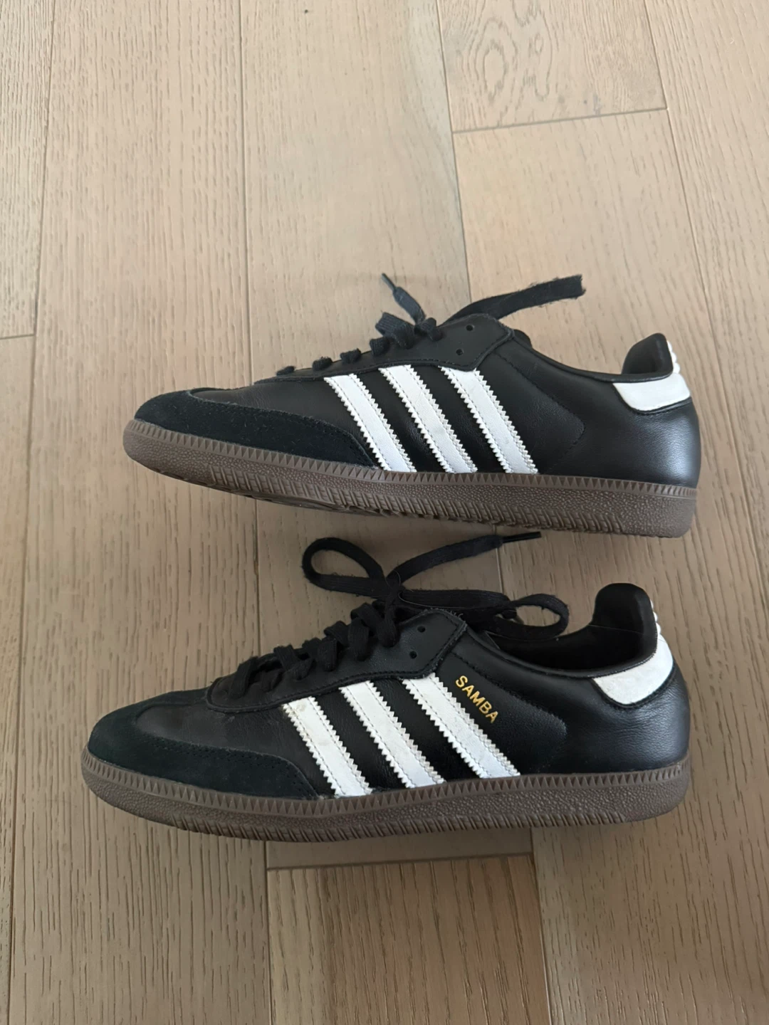 Adidas samba sneakers - woman’s size 8