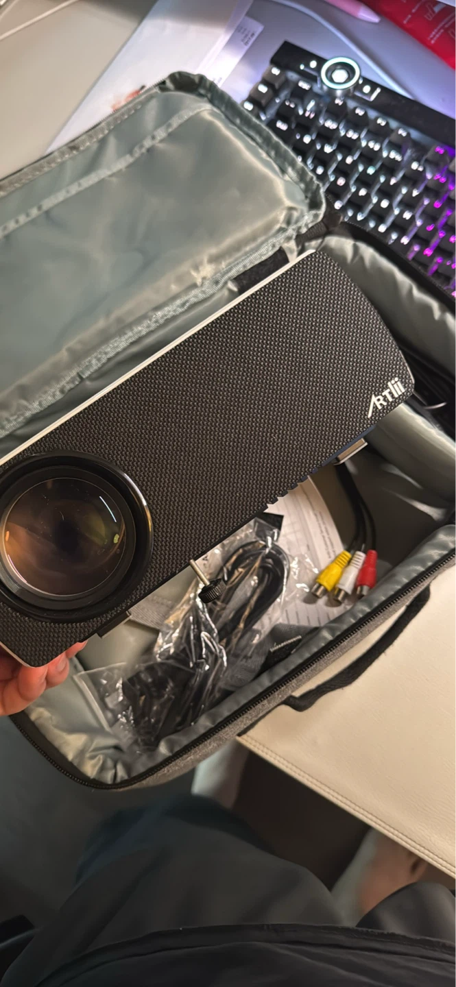 Artii portable projector 1080 full hd