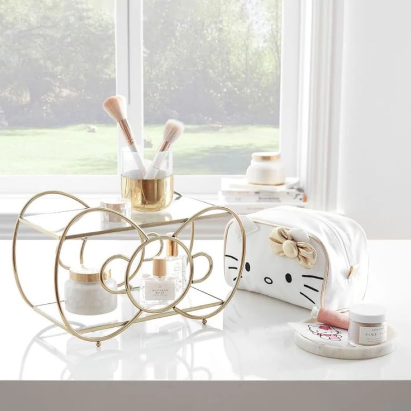 Pottery Barn Teen Gold "Hello Kitty" Beauty Organizer - photo 2