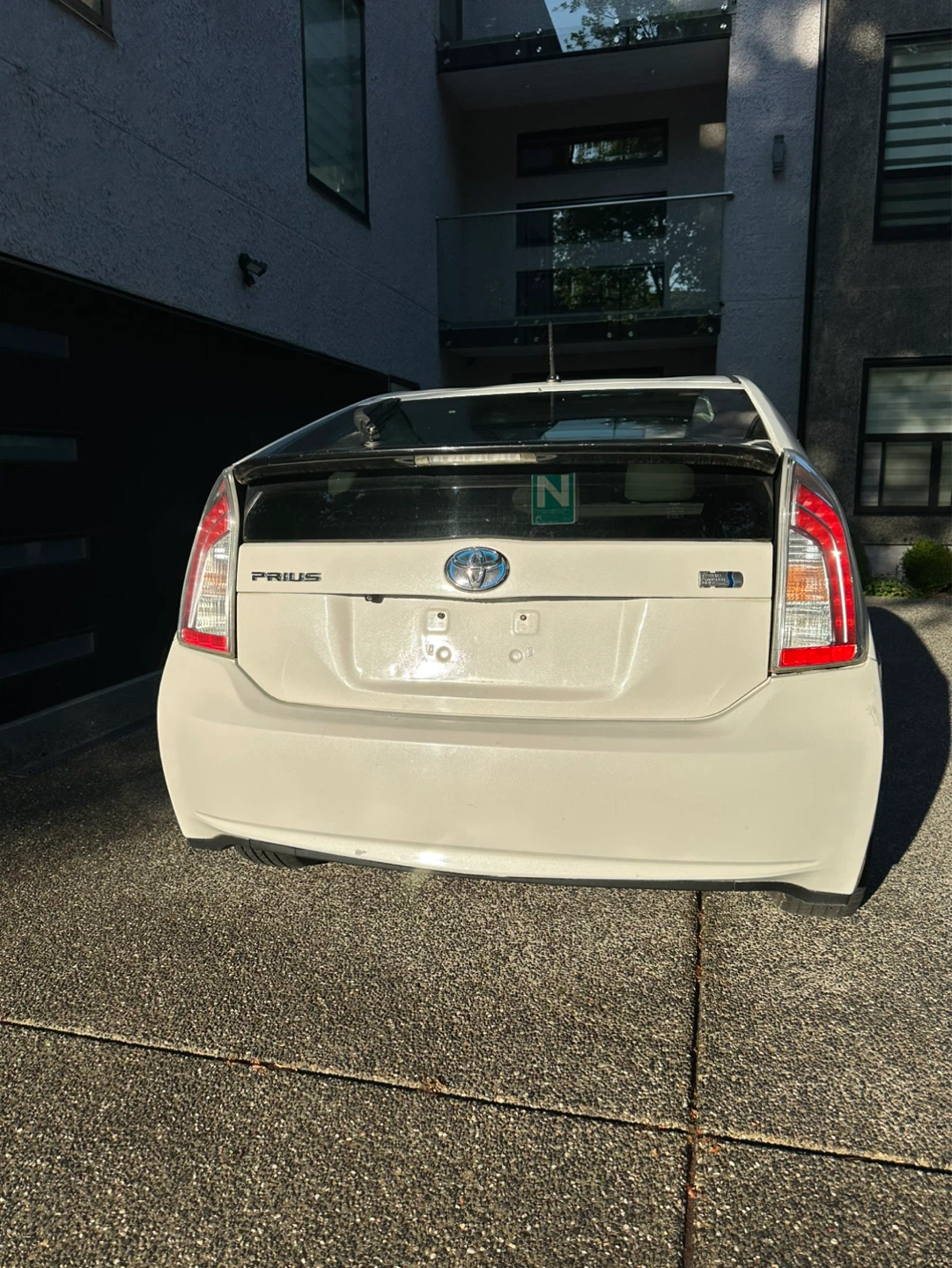 White Toyota Prius 2012 - photo 4