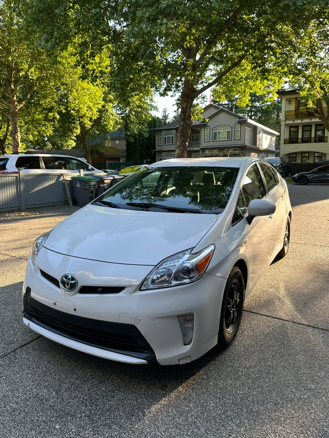 White Toyota Prius 2012