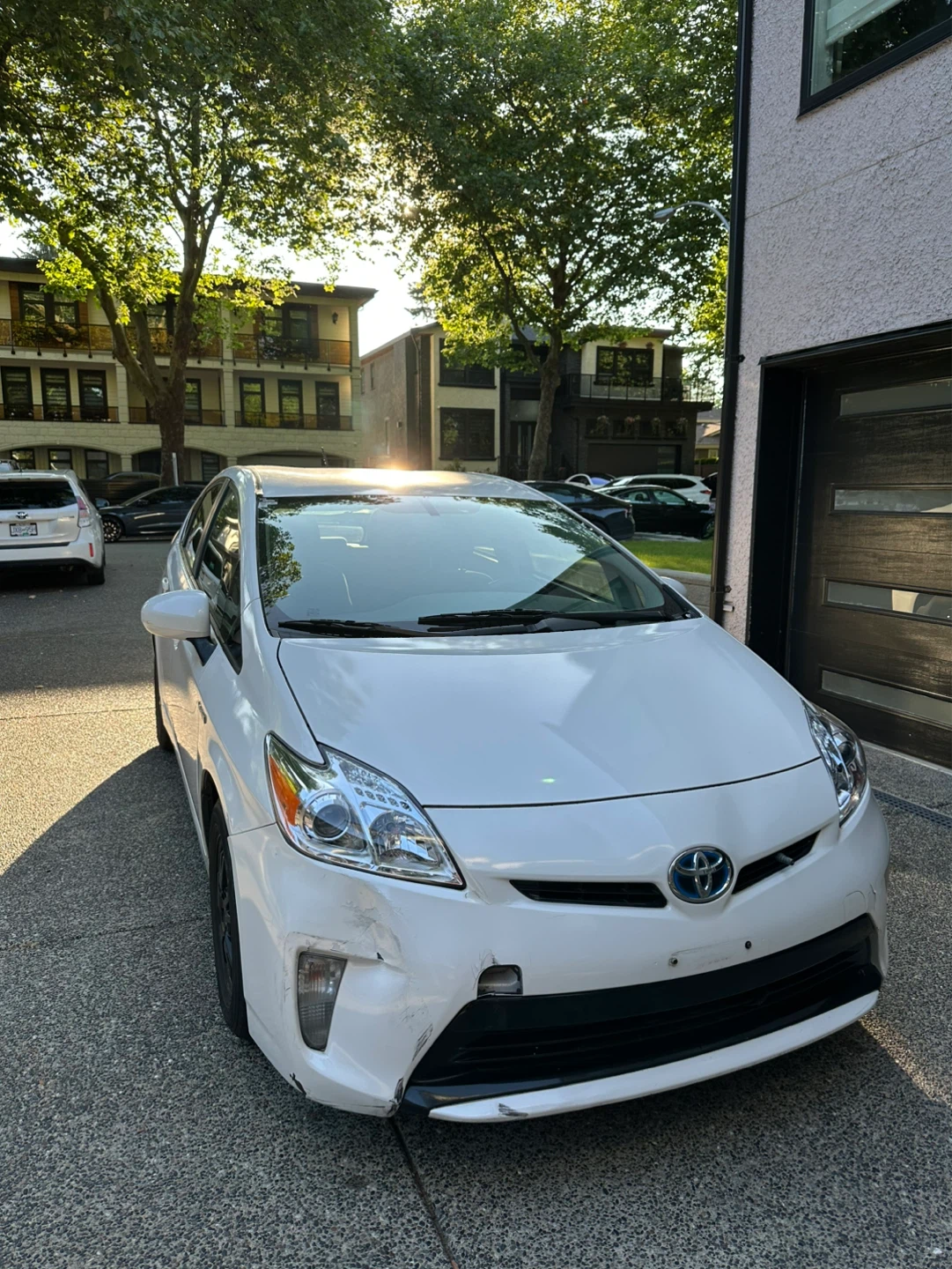 White Toyota Prius 2012 - photo 2