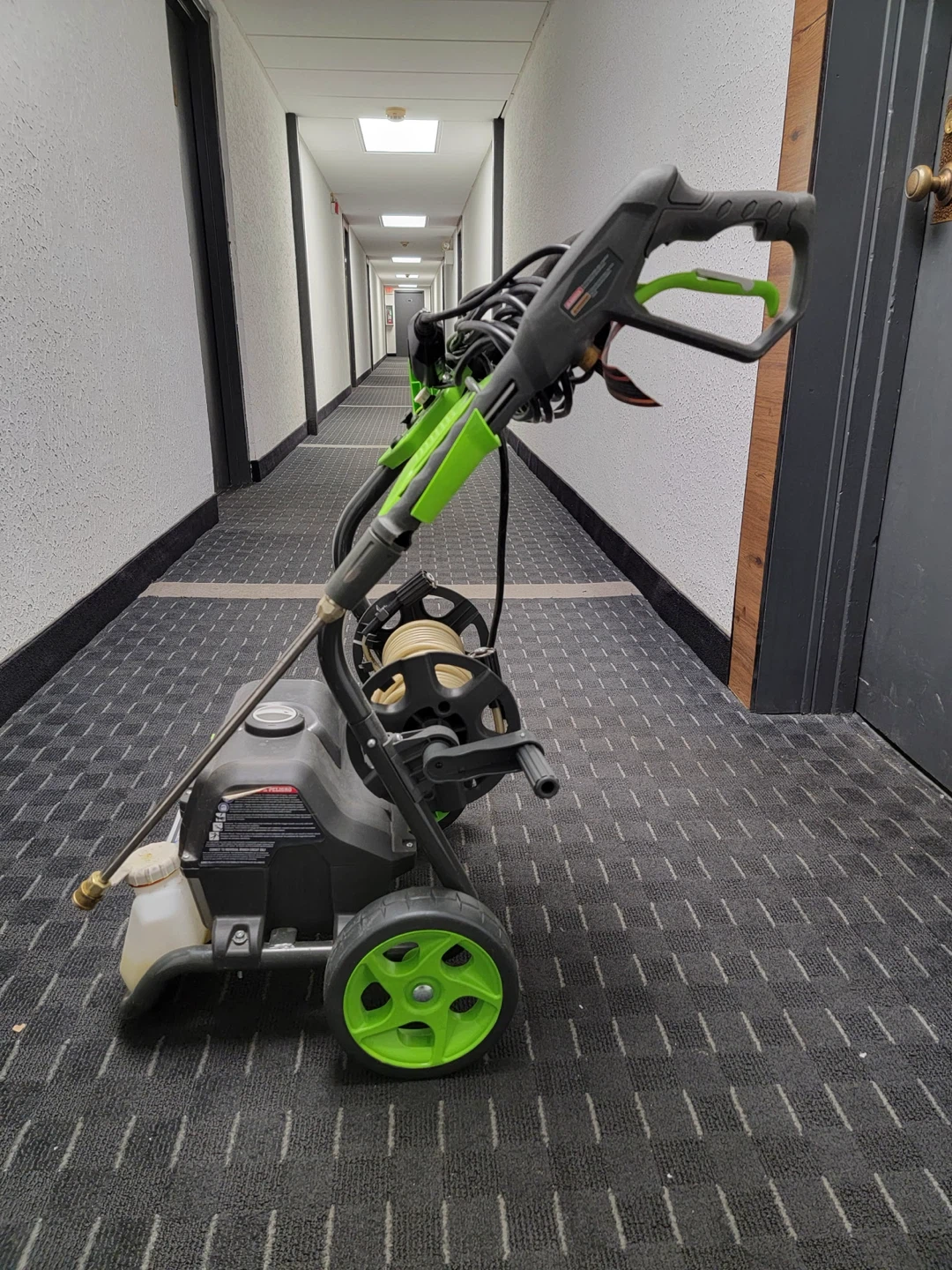 Greenworks 2000 PSI Electric Pressure Washer - photo 2