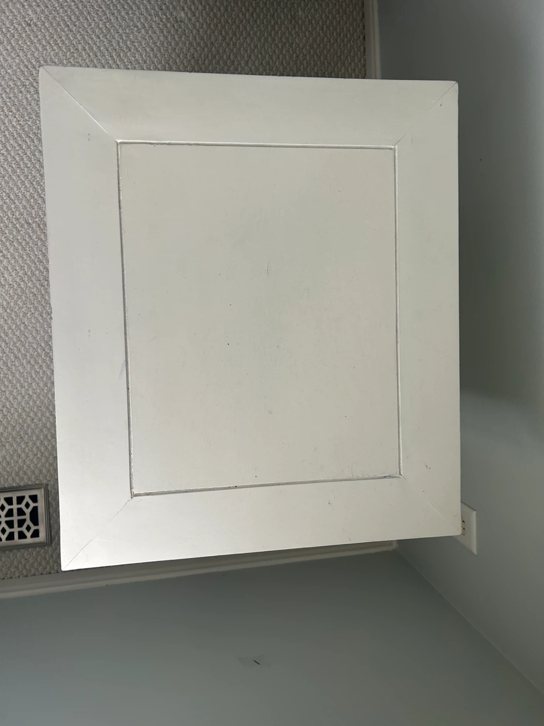 White two-drawer side table - photo 2