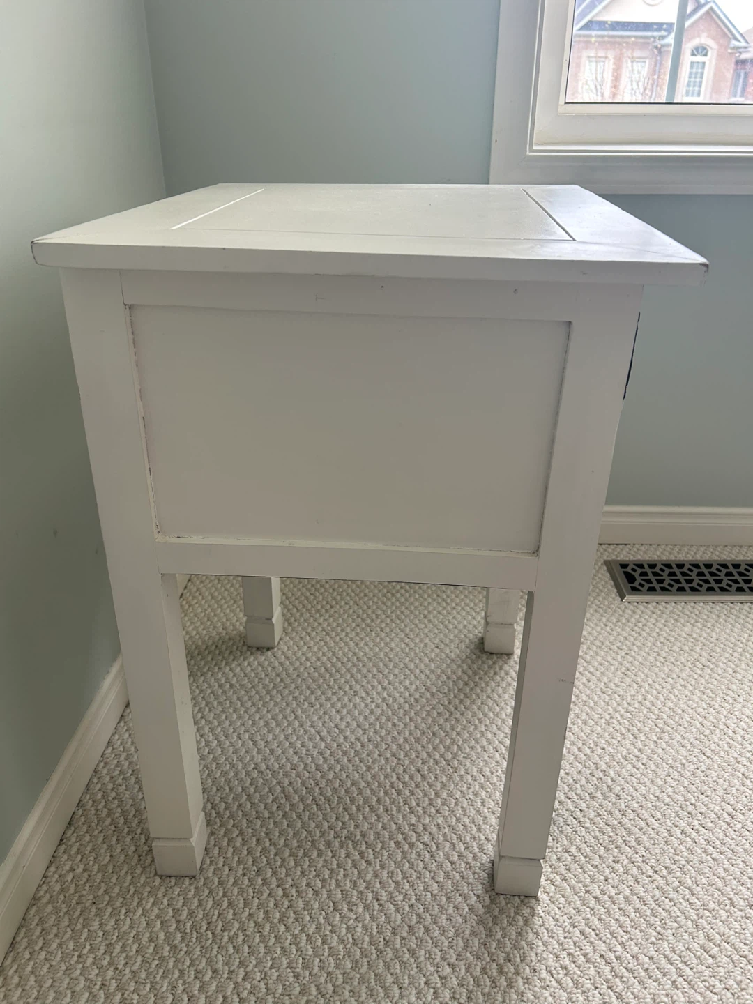 White two-drawer side table - photo 3