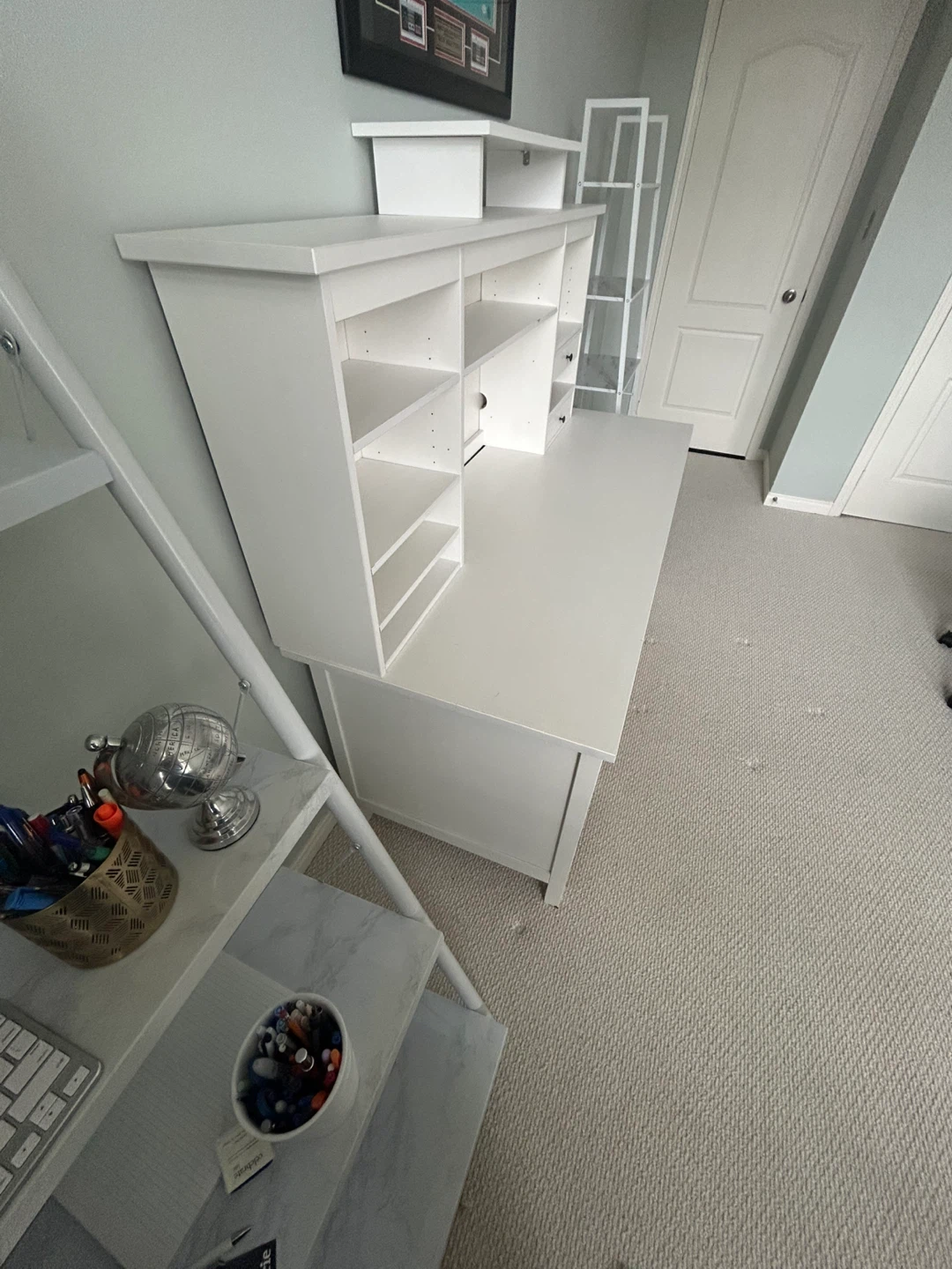 White Computer Desk with Hutch and Drawers - photo 4