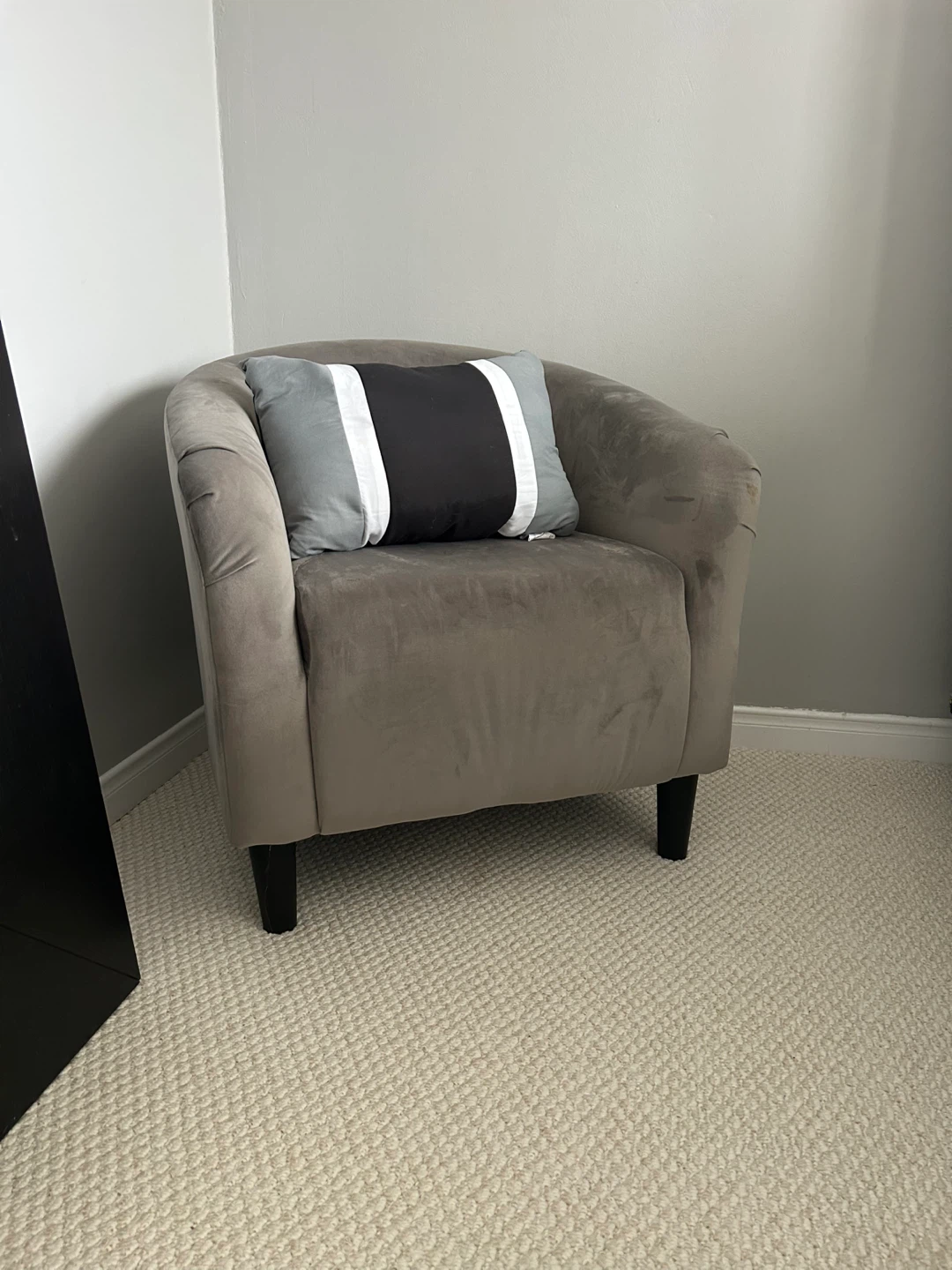 Grey Velvet Accent Chair - photo 4