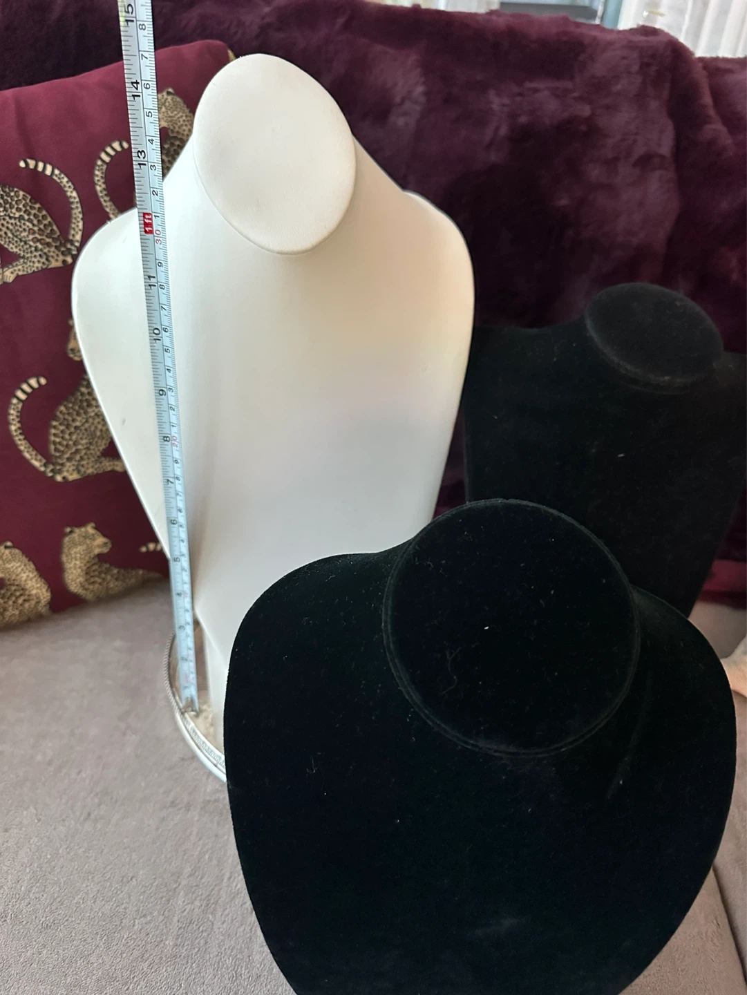 Jewelry Display Busts - White and Black Velvet - photo 2