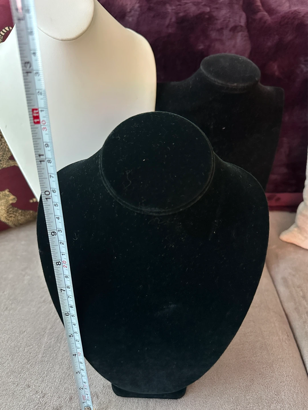 Jewelry Display Busts - White and Black Velvet - photo 3