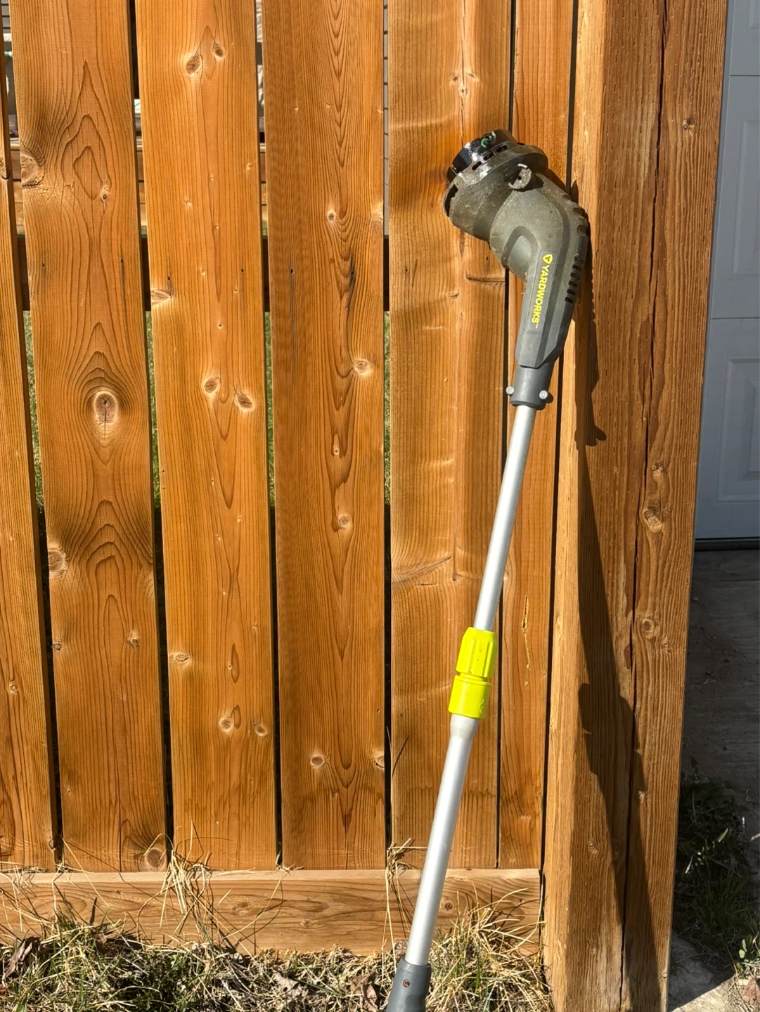 Yardworks 5 AMP Electric Grass Trimmer 14” Grass Trimmer / Edger