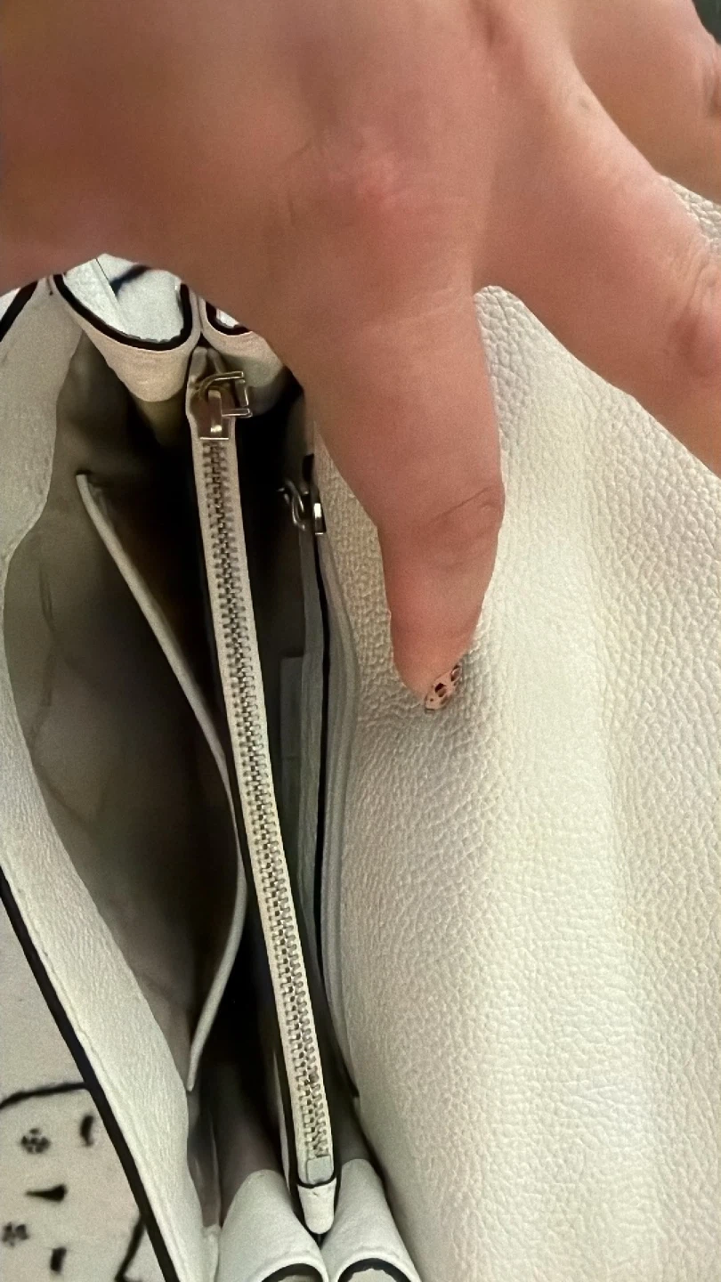 Michael Kors White and Black Shoulder Bag - photo 3