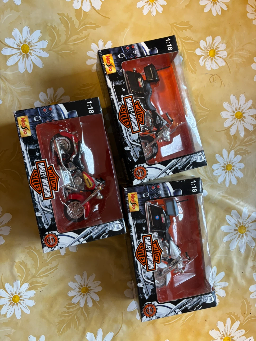Maisto Harley-Davidson Motorcycles (1:18 Scale) - Set of 3