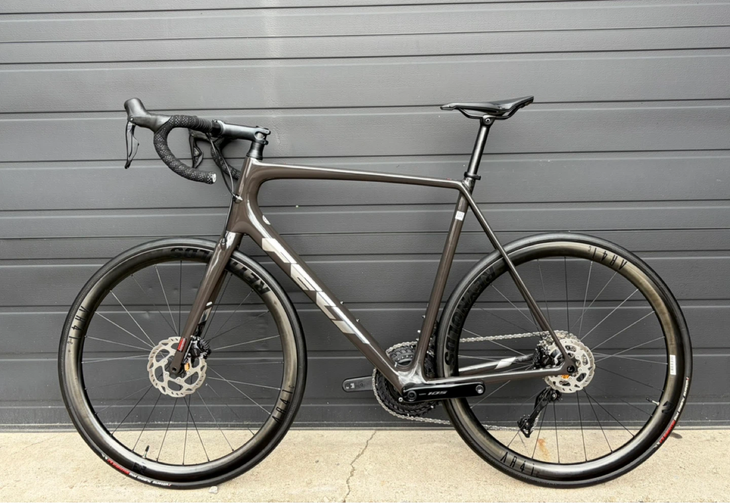 61cm XL Brand New Felt Carbon Di2 Road Bike - photo 3