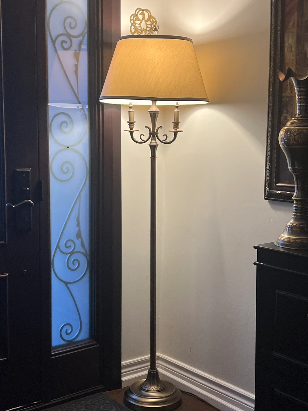 Vintage Brass Floor Lamp – Timeless Elegance & Warm Atmosphere - photo 4