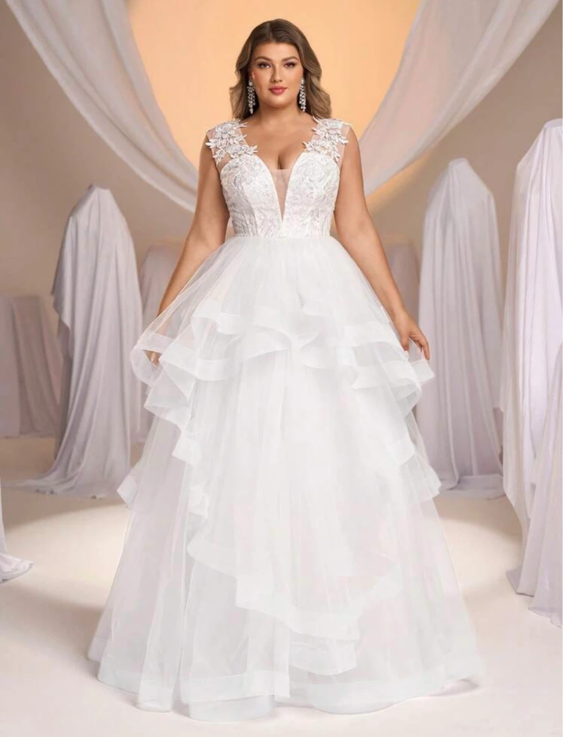 Elegant Romantic Wedding Dress. Size US14(1XL) - photo 4