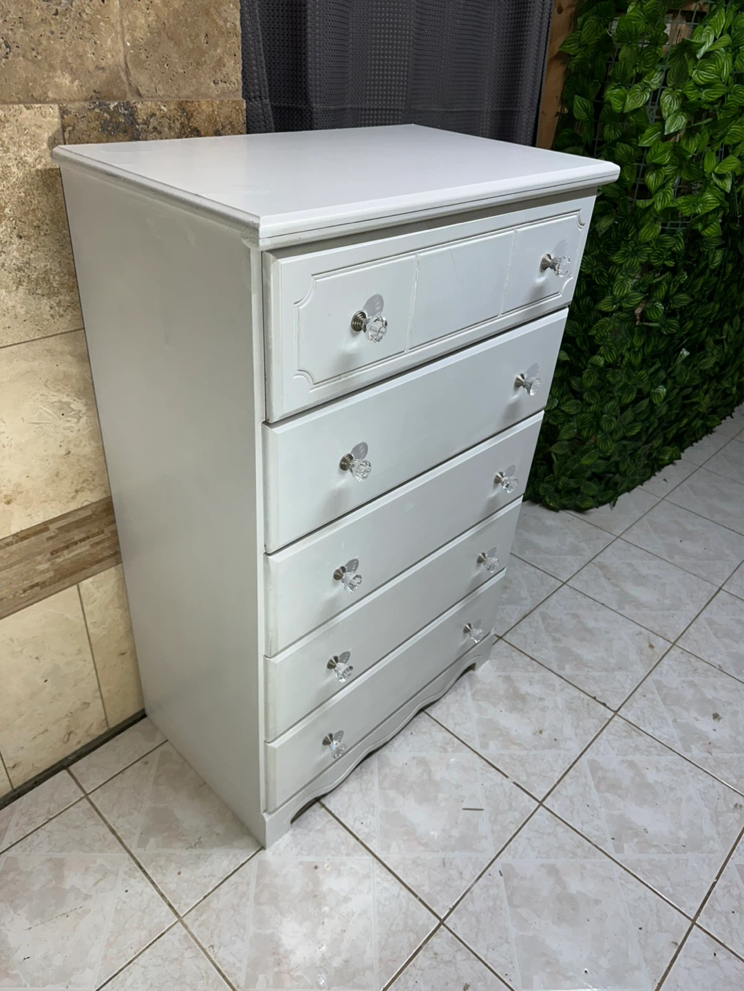 Modern White Dresser – Crystal Knob Finish