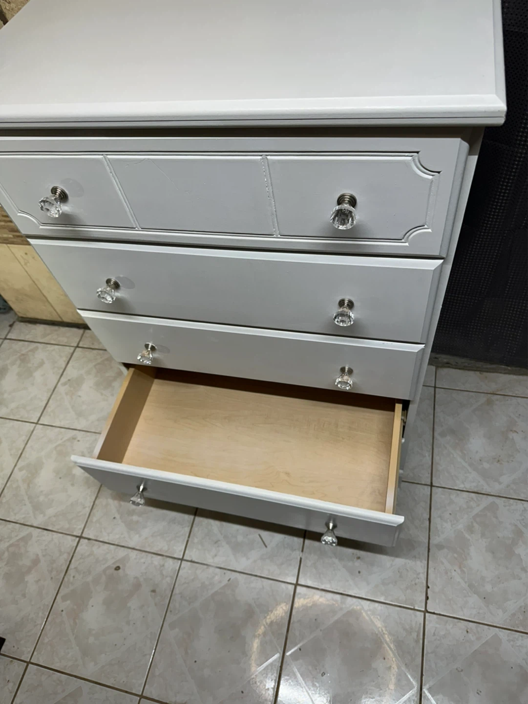 Modern White Dresser – Crystal Knob Finish - photo 4
