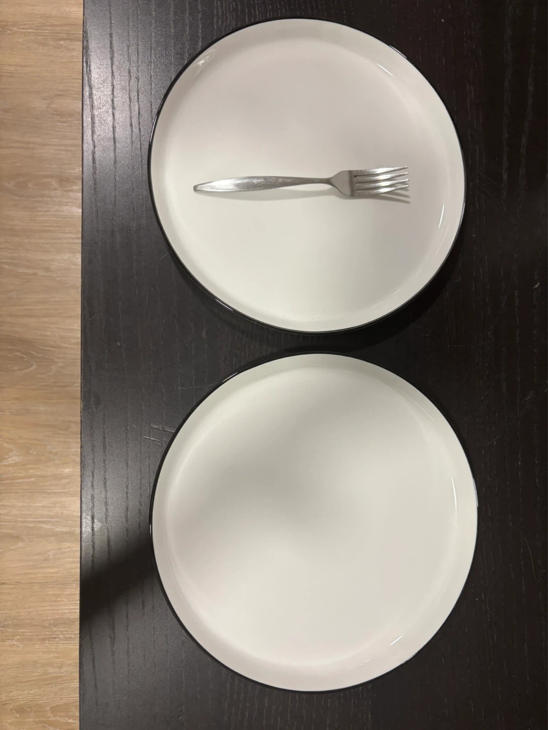 White Ceramic Dinner Plates with Black Rim (Set of 2)