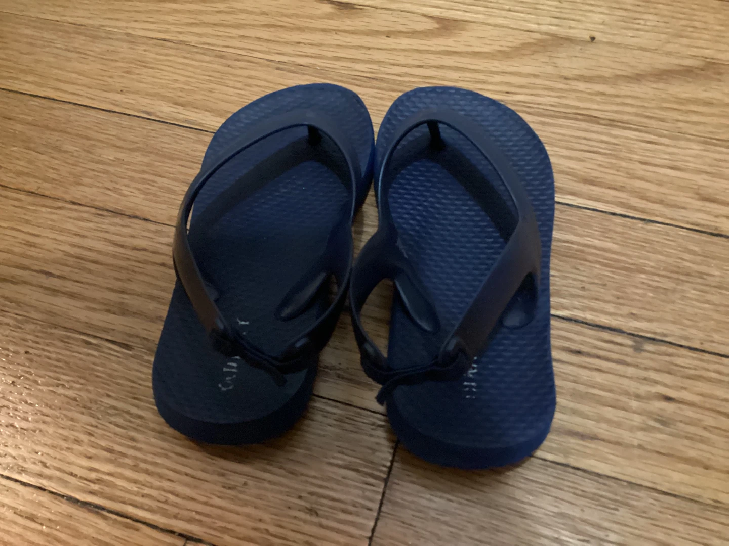 6 Toddler Old Navy Flip Flops