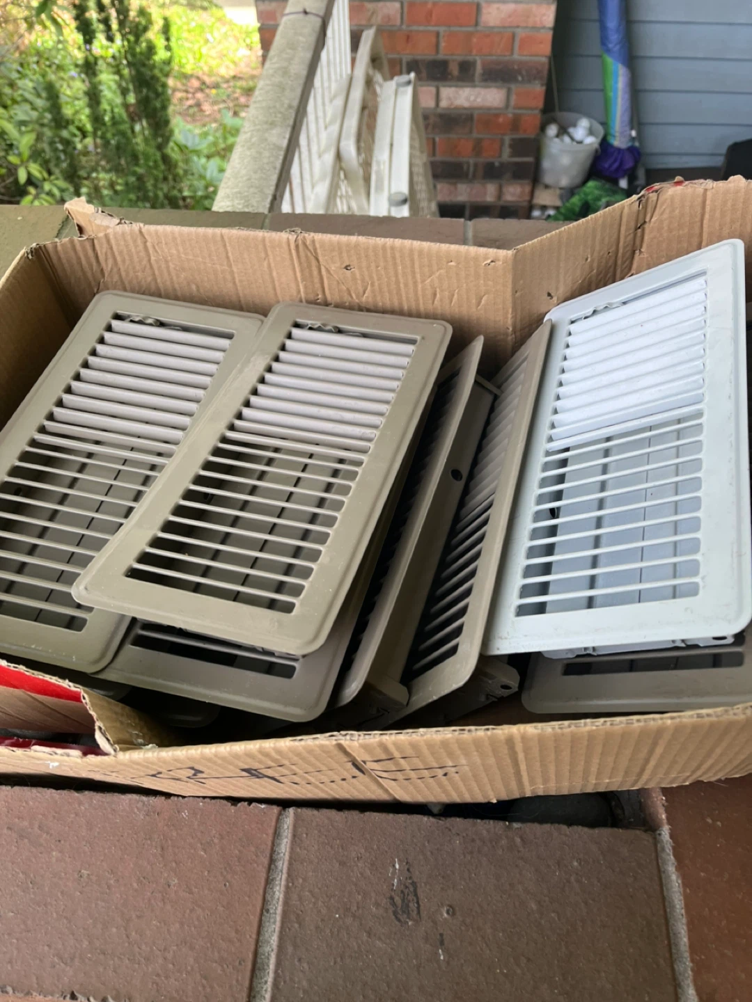 Lot of 5 Grilles for HVAC Vents