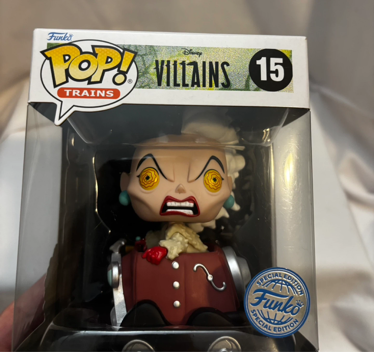 Funko Pop! Trains Disney Villains Cruella de Vil in Cart #15 - photo 2