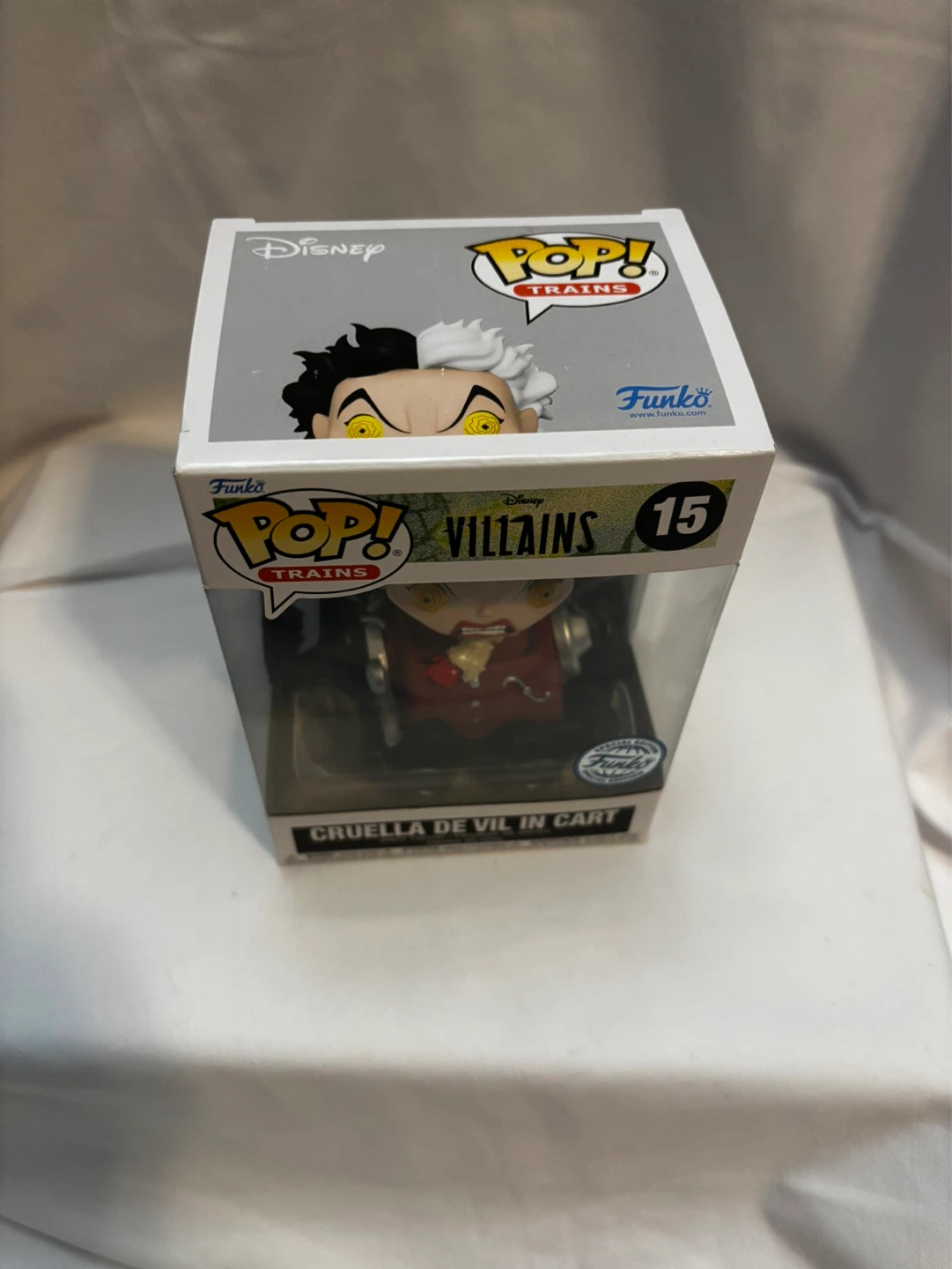 Funko Pop! Trains Disney Villains Cruella de Vil in Cart #15 - photo 3