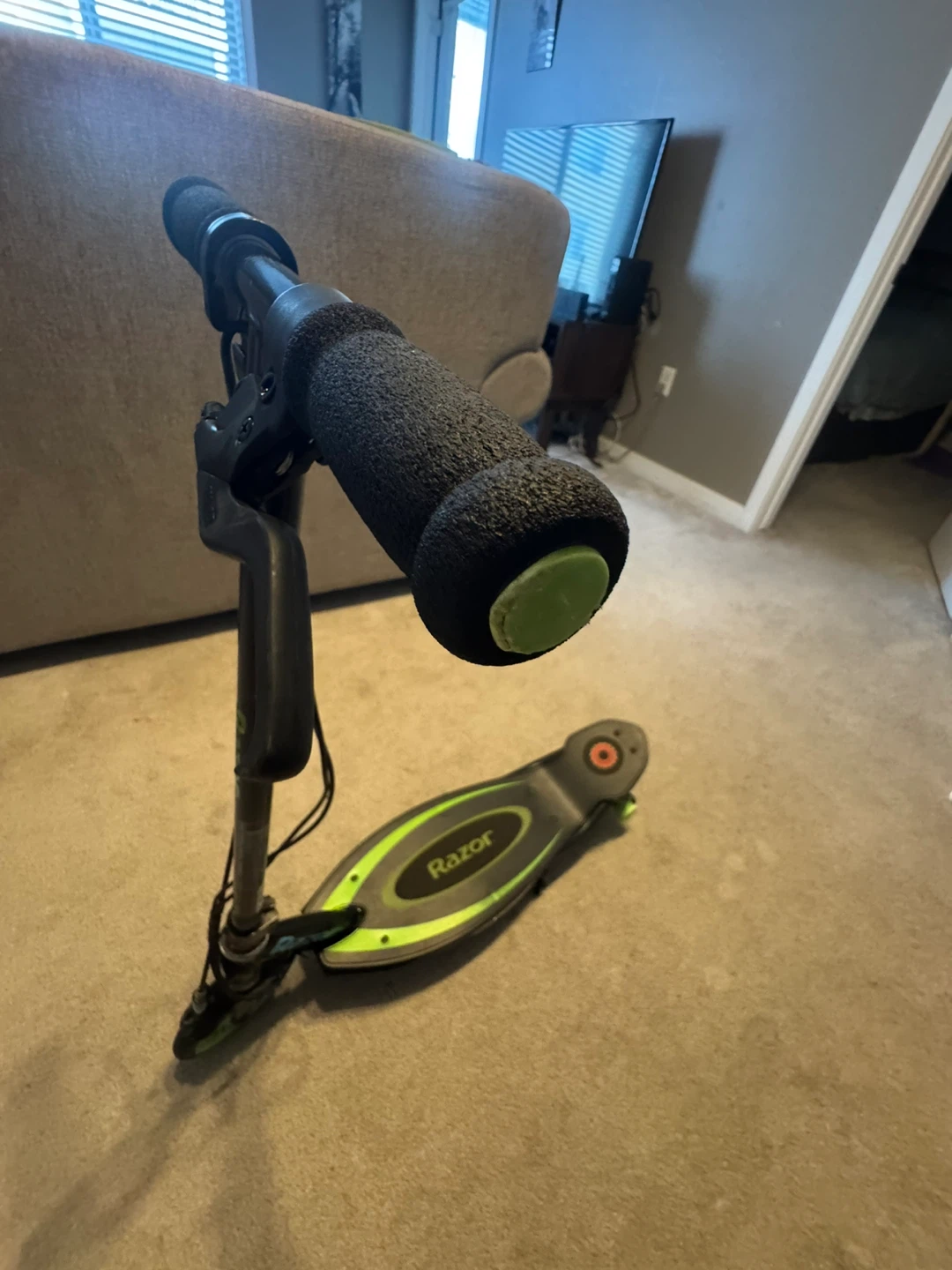 Razor Electric Scooter - photo 3