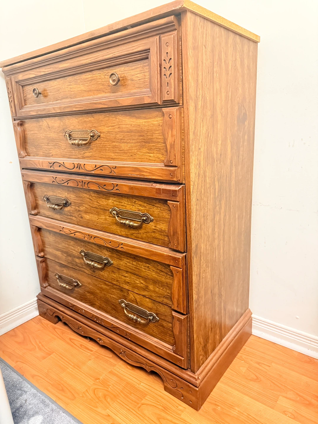 Vintage Solid Wood 5-Drawer Dresser