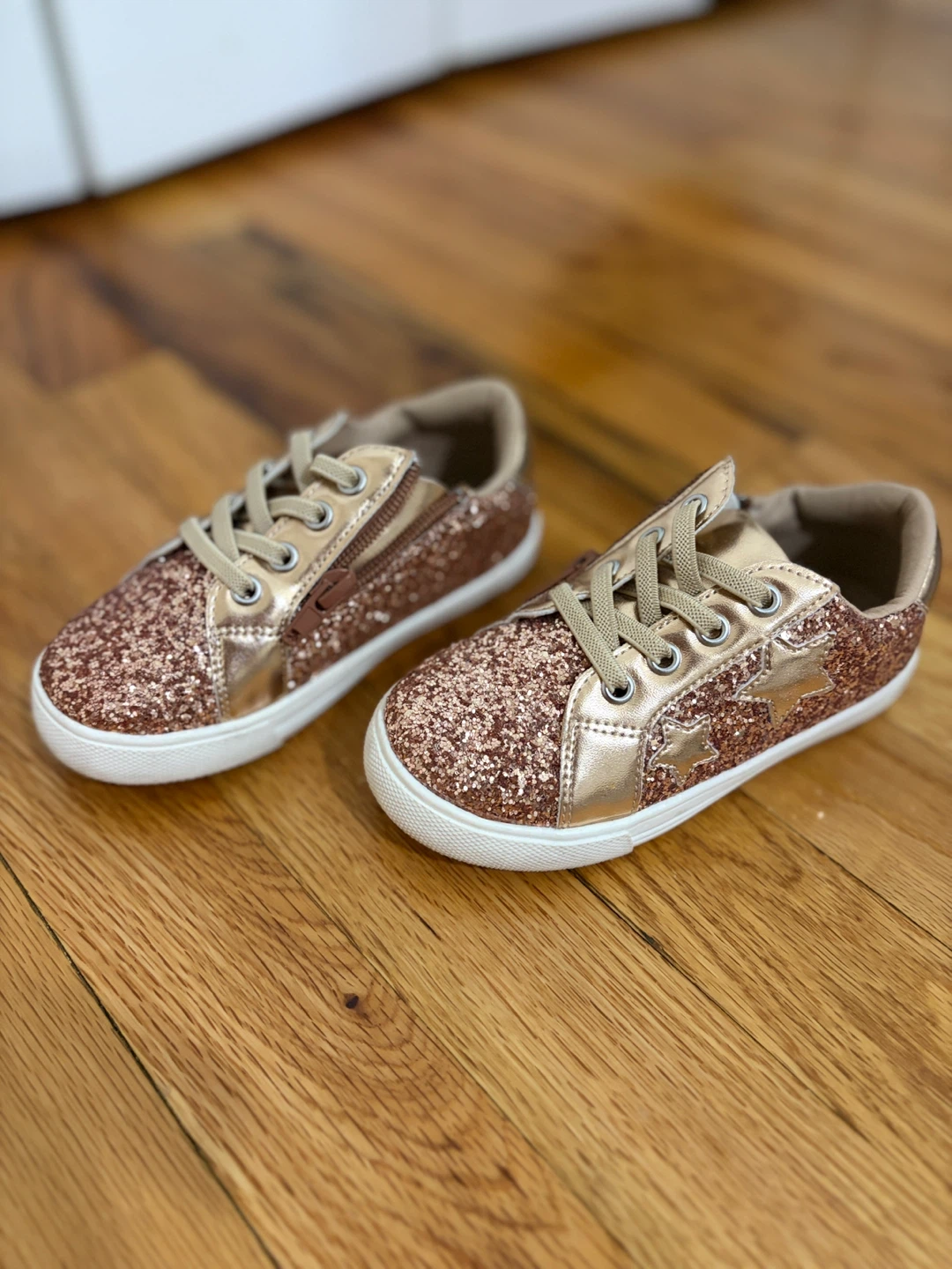 Girls Glitter Star Sneakers Size 9M/16.9cm