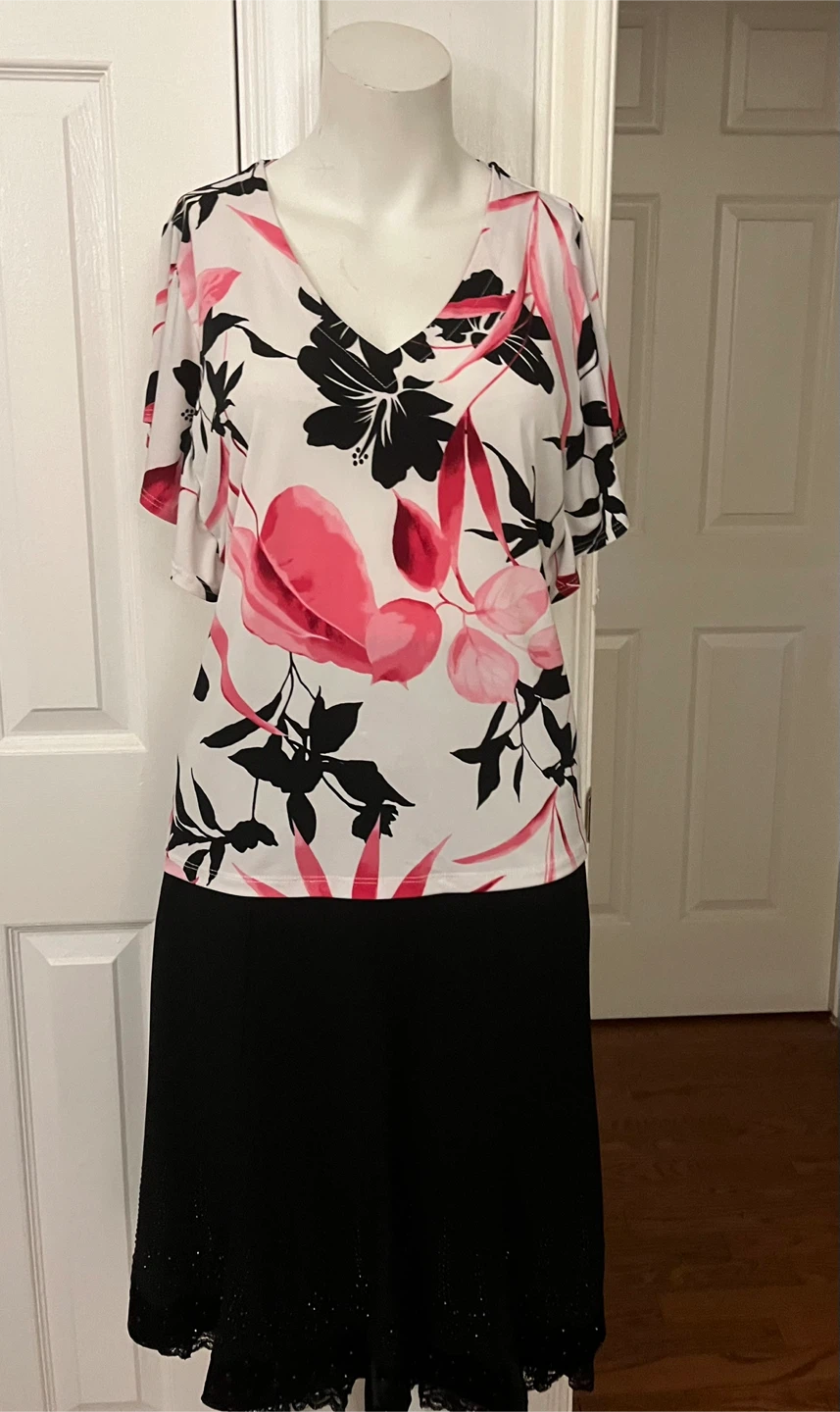 Laura Petites Women's Floral V-Neck Top Size Medium - photo 2