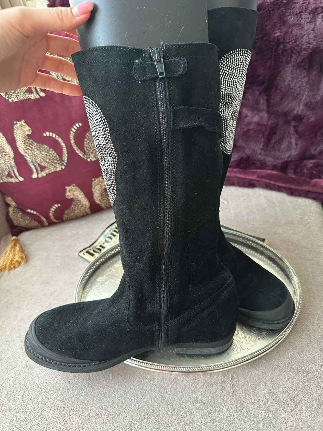 Black Suede Skull Embellished Boots 🌱 - photo 2