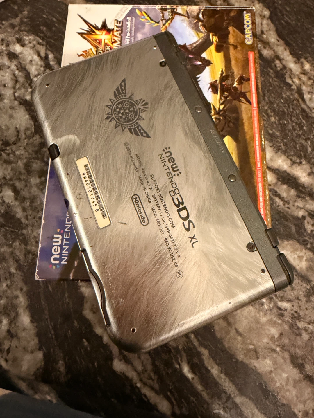 New Nintendo 3DS XL Monster Hunter 4 Ultimate Edition - photo 4